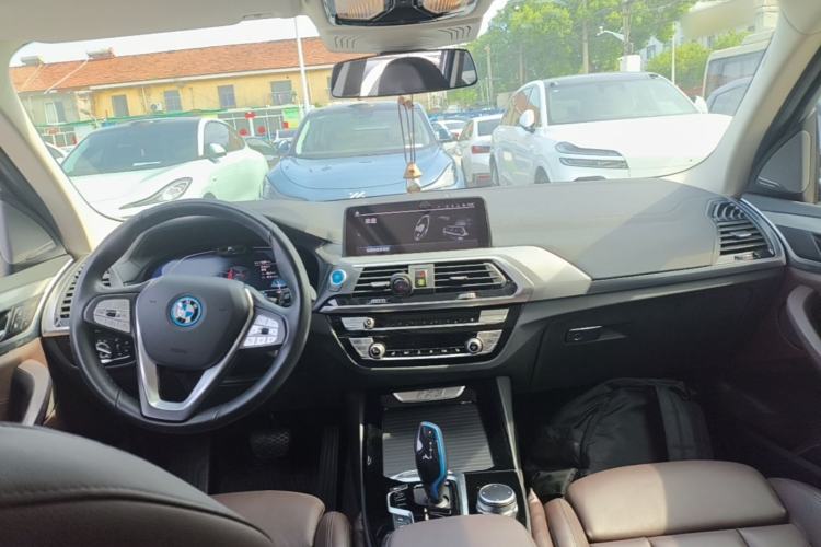 Used BMW iX3 2021 Leading Type Center Console