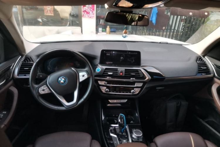 Used BMW iX3 2021 Leading Model Center Console