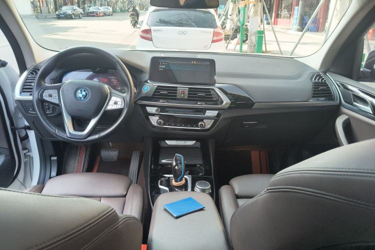 Used BMW iX3 2021 Leading Model Center Console