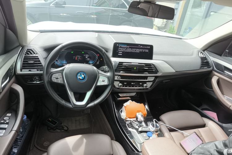 Used BMW iX3 2021 Leading Model Center Console