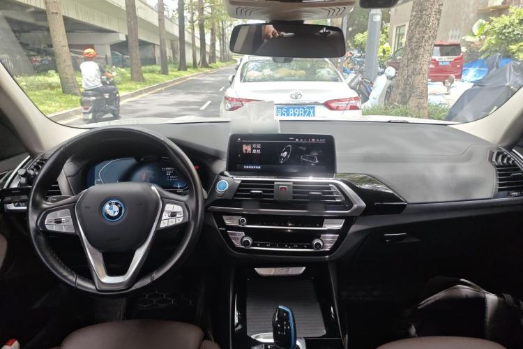 Used BMW iX3 2021 Leading Model Center Console
