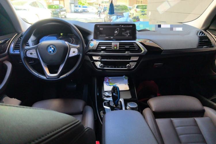 Used BMW iX3 2021 Leading Model Center Console