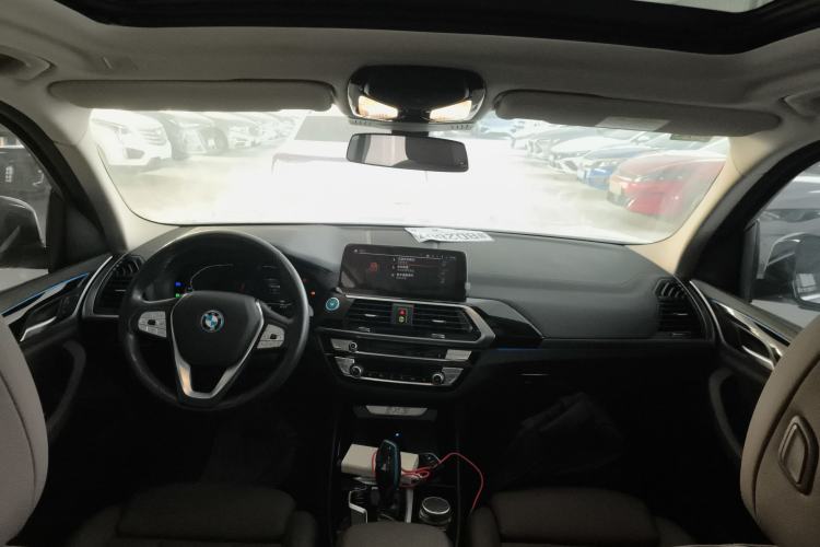Used BMW iX3 2021 Updated Leading Edition Center Console