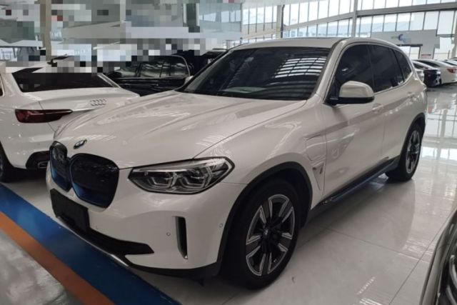 Ojetý BMW iX3 2021 Leading Model