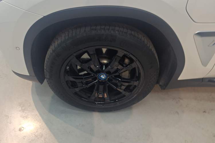 Used BMW iX3 2021 Leading Model Exterior 4
