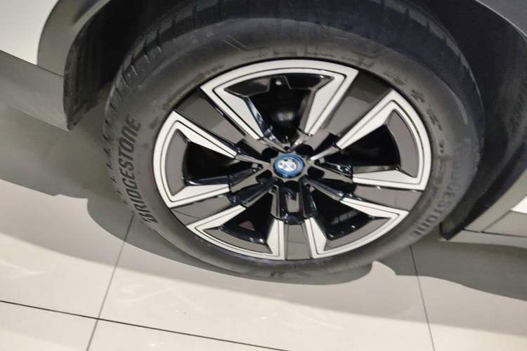 Used BMW iX3 2021 Updated Leading Edition Exterior 5