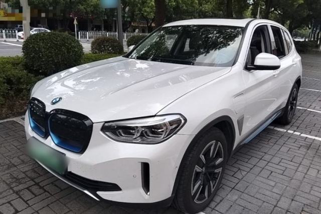 Ojetý BMW iX3 2021 Updated Leading Edition
