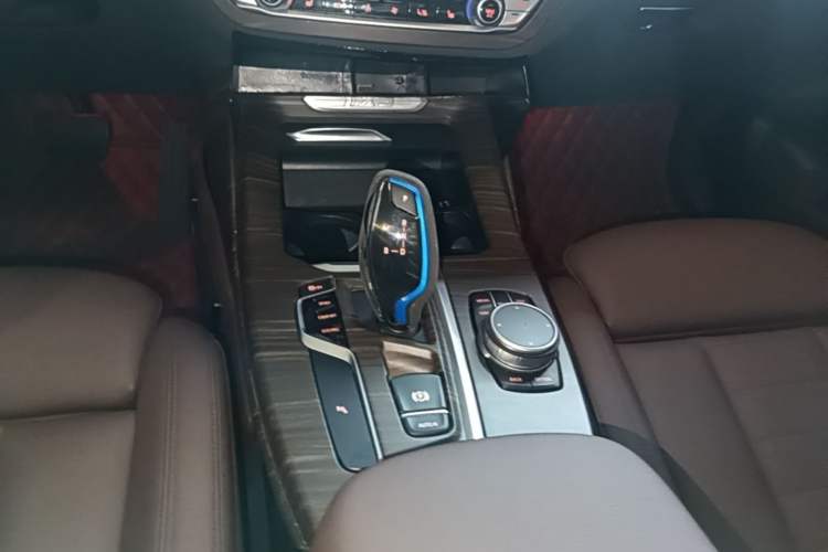 Used BMW iX3 2021 Updated Leading Edition Gear Lever