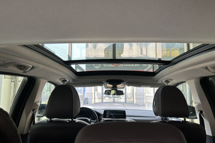 Used BMW iX3 2021 Leading Model Headliner