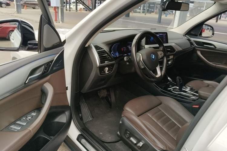 Used BMW iX3 2021 Updated Leading Type Interior 3