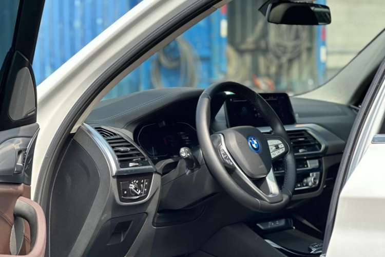 Used BMW iX3 2021 Leading Type Interior 4