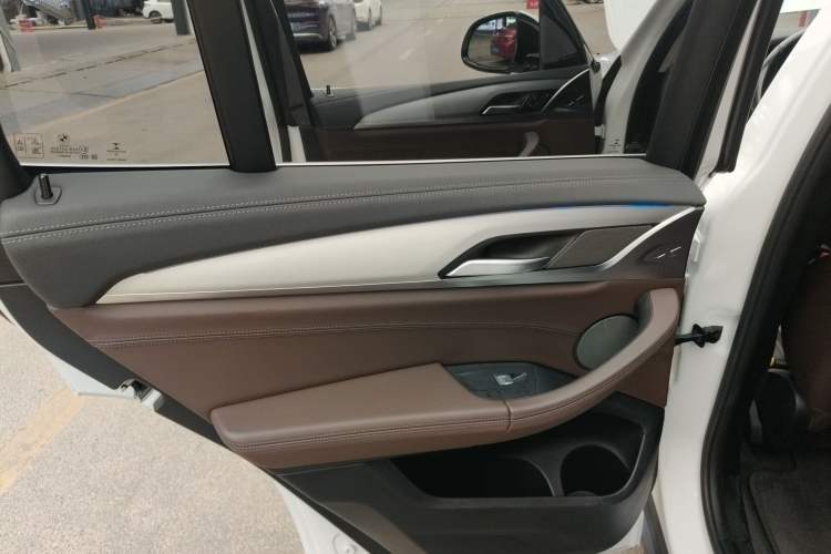 Used BMW iX3 2021 Updated Leading Type Interior 8