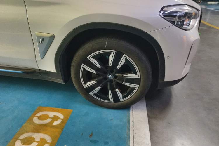 Used BMW iX3 2021 Leading Model Right Front Wheel Hub