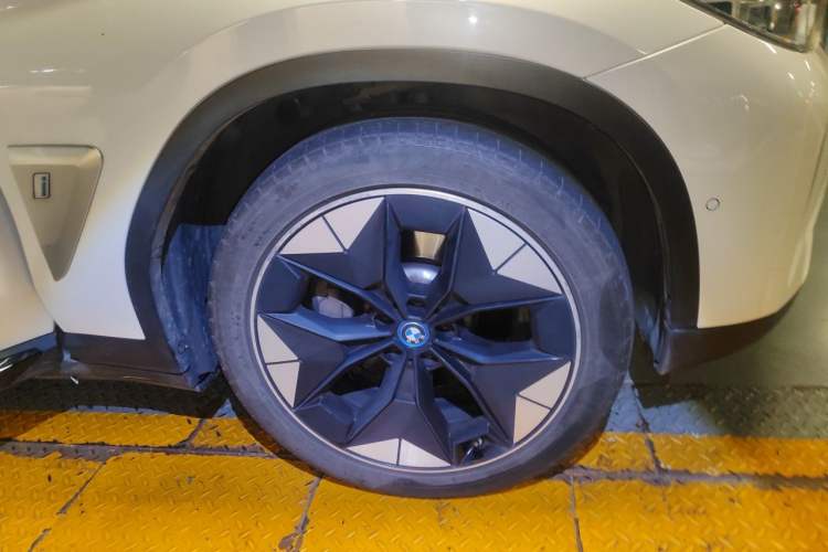 Used BMW iX3 2021 Updated Leading Type Right Front Wheel Hub