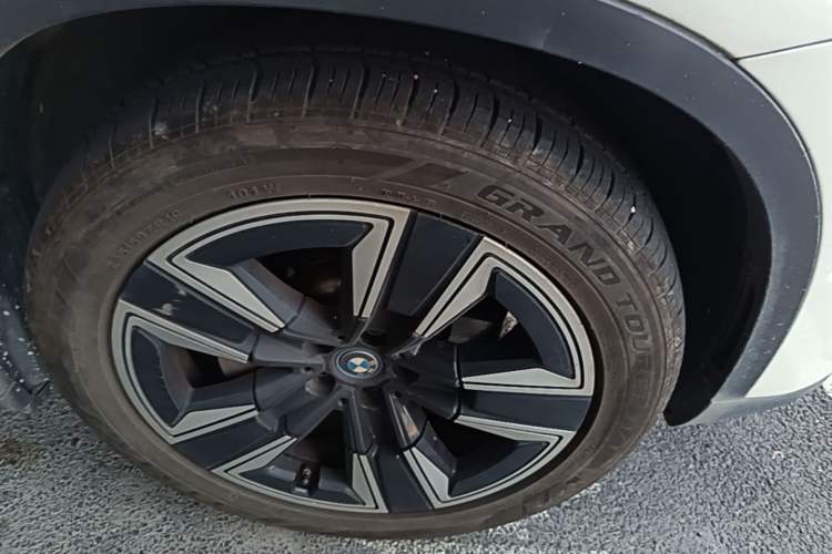 Used BMW iX3 2021 Leading Model Right Front Wheel Hub