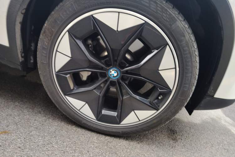Used BMW iX3 2021 Updated Leading Type Right Front Wheel Hub