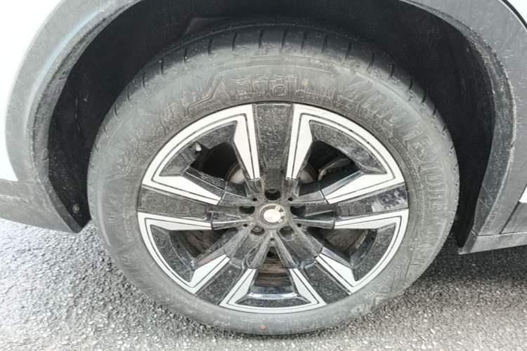 Used BMW iX3 2021 Leading Model Right Rear Wheel Hub