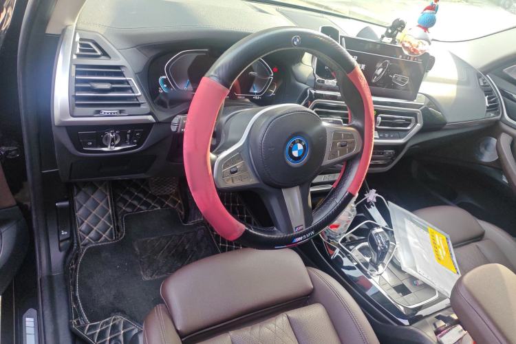 Used BMW iX3 2022 Leading Model Center Console