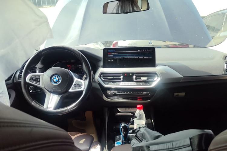 Used BMW iX3 2022 Leading Type Center Console