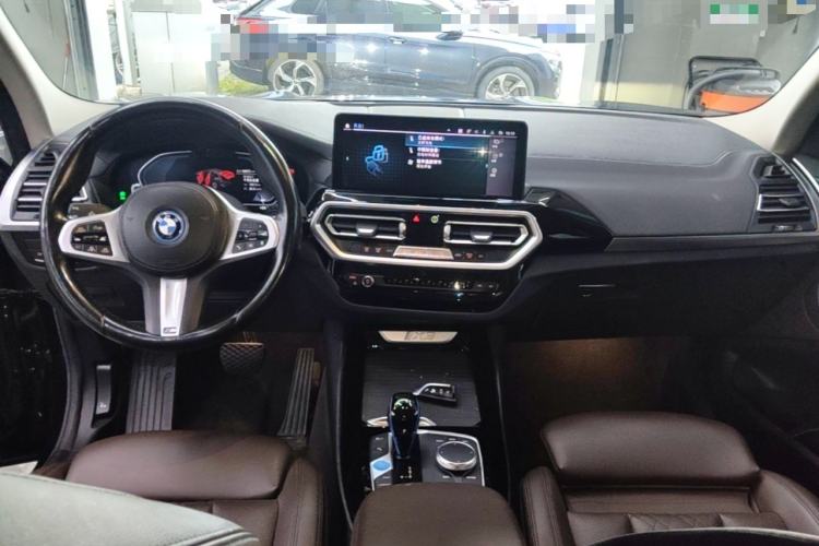 Used BMW iX3 2022 Leading Model Center Console