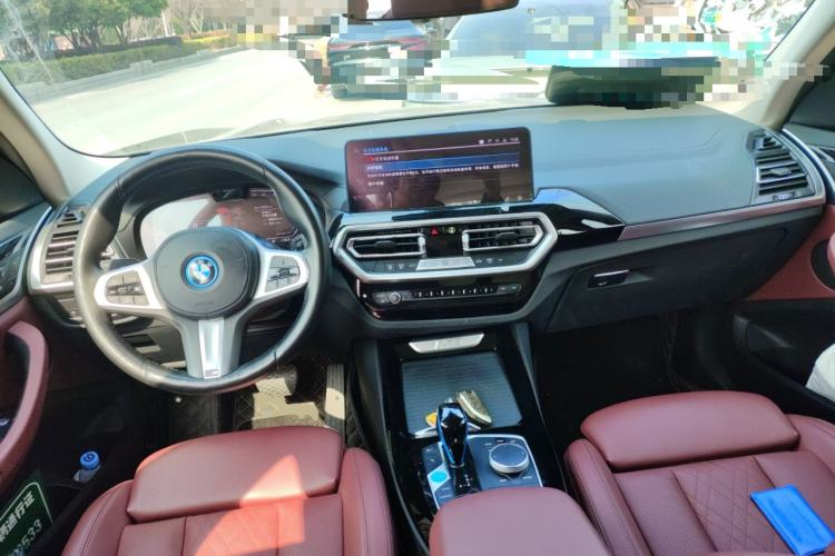 Used BMW iX3 2022 Leading Model Center Console