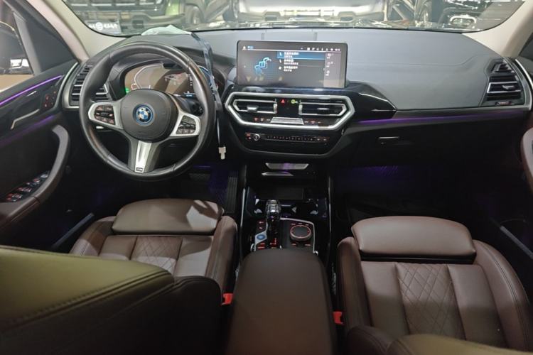 Used BMW iX3 2022 Leading Model Center Console
