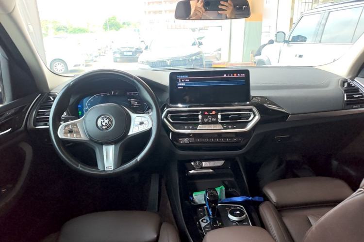 Used BMW iX3 2022 Updated Leading Version Center Console
