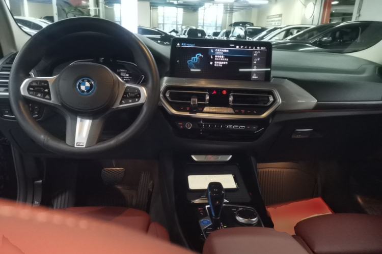 Used BMW iX3 2022 Leading Type Center Console