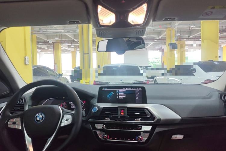 Used BMW iX3 2022 Leading Type Center Console