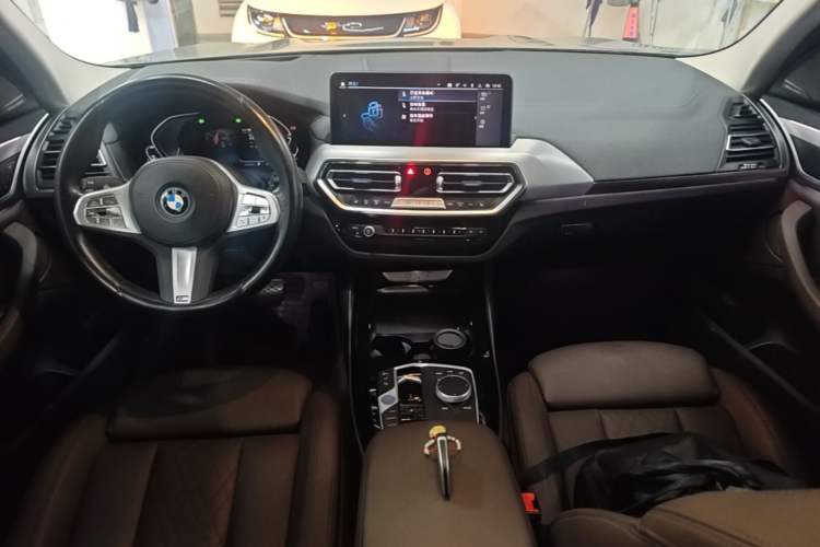 Used BMW iX3 2022 Updated Leading Type Center Console