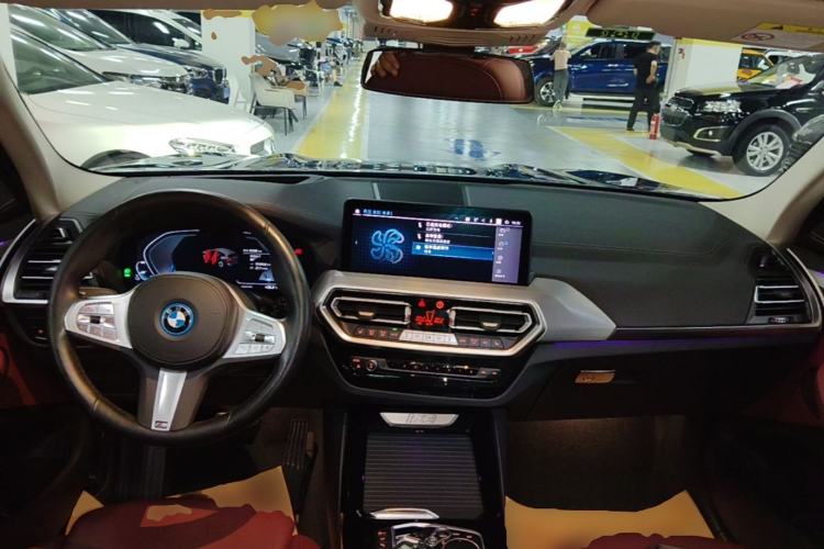 Used BMW iX3 2022 Updated Leading Type Center Console