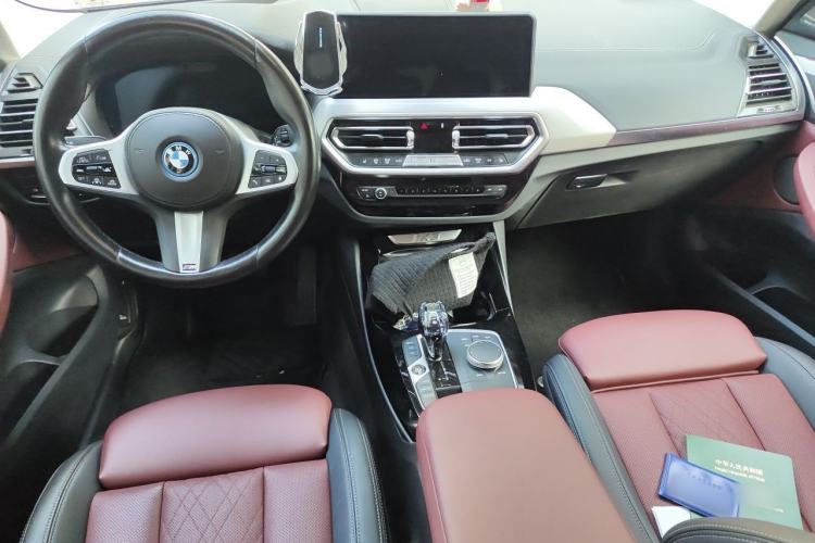 Used BMW iX3 2022 Leading Type Center Console