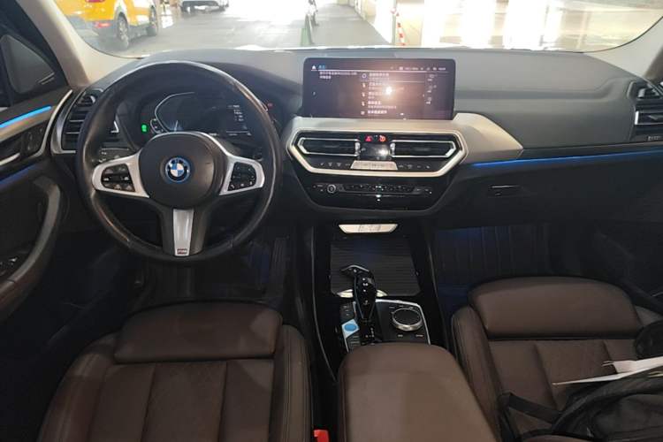 Used BMW iX3 2022 Leading Type Center Console