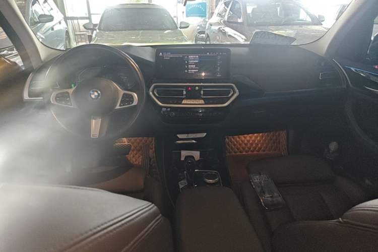 Used BMW iX3 2022 Leading Model Center Console