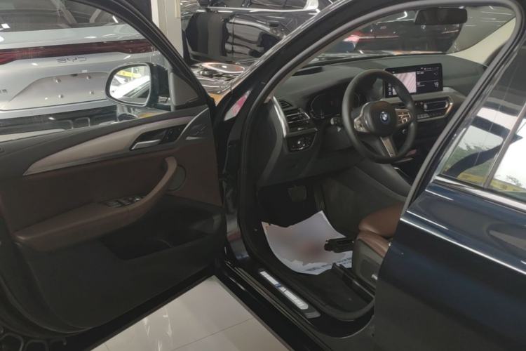 Used BMW iX3 2022 Leading Type Driver Seat