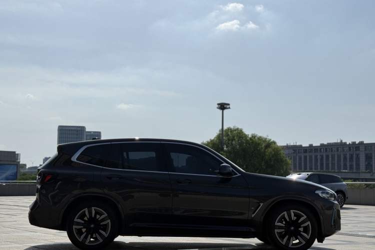 Used BMW iX3 2022 Leading Model Exterior 3