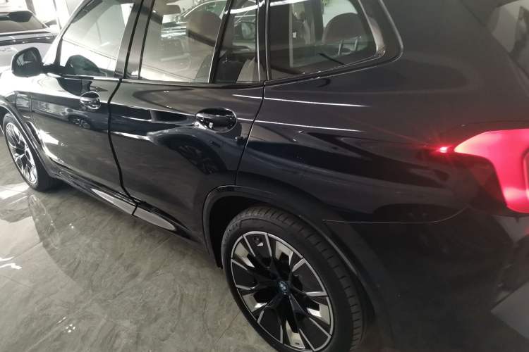 Used BMW iX3 2022 Leading Type Exterior 3
