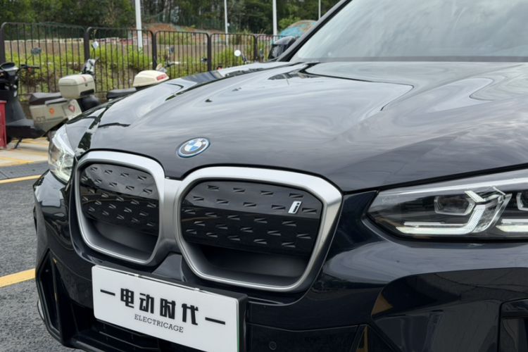 Used BMW iX3 2022 Updated Leading Version Exterior 3