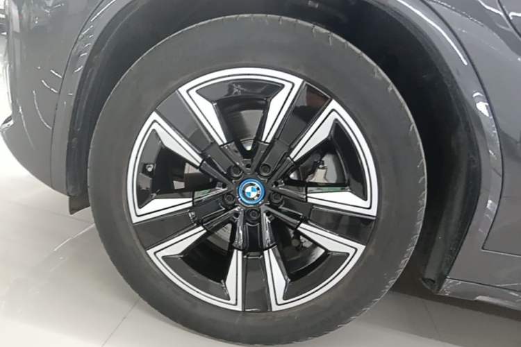 Used BMW iX3 2022 Updated Leading Version Exterior 4
