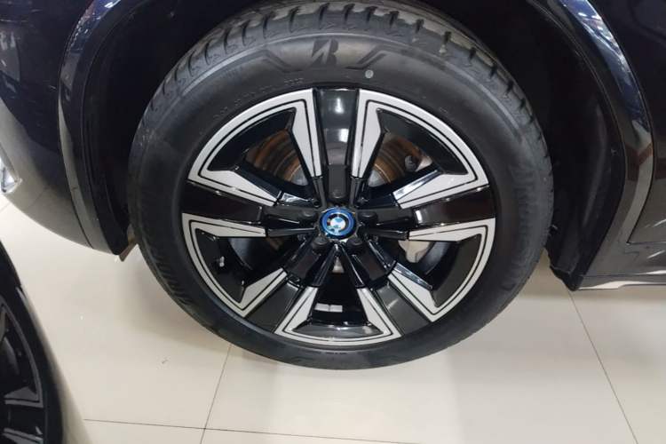 Used BMW iX3 2022 Updated Leading Version Exterior 4