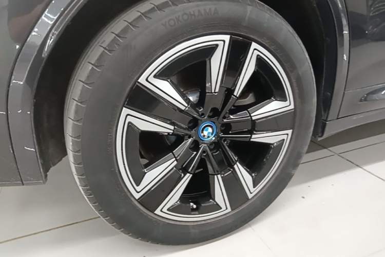 Used BMW iX3 2022 Updated Leading Version Exterior 5