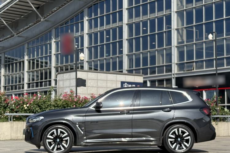 Used BMW iX3 2022 Leading Model Exterior 8