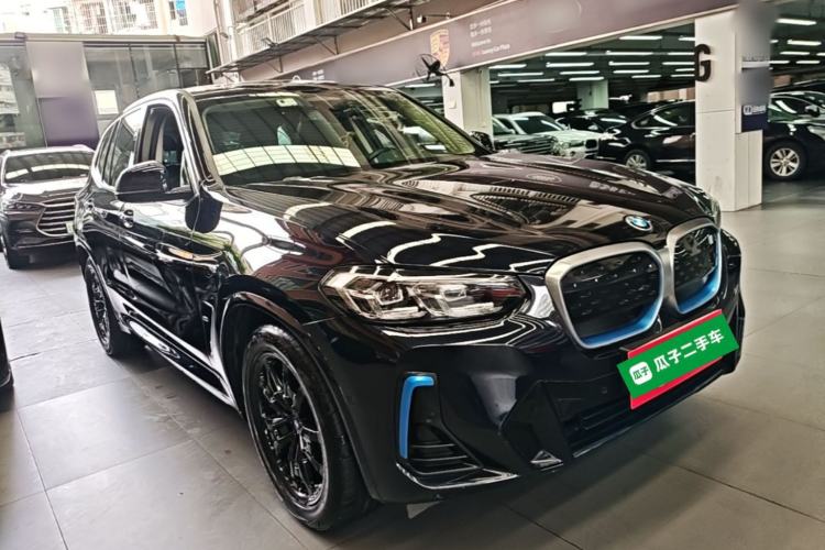 Used BMW iX3 2022 Leading Model Front Right 45 Deg