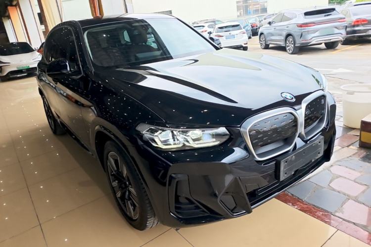 Used BMW iX3 2022 Updated Leading Version Front Right 45 Deg
