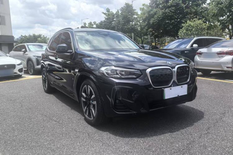 Used BMW iX3 2022 Updated Leading Version Front Right 45 Deg