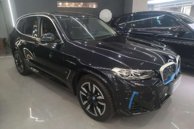 Used BMW iX3 2022 Leading Model Front Right 45 Deg