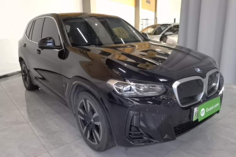 Used BMW iX3 2022 Updated Leading Version Front Right 45 Deg