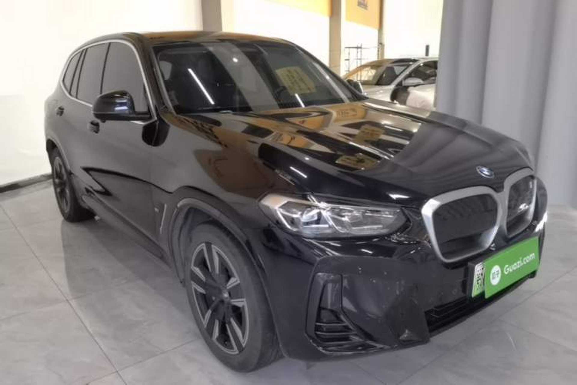 Used BMW iX3 2022 Updated Leading Version Front Right 45 Deg