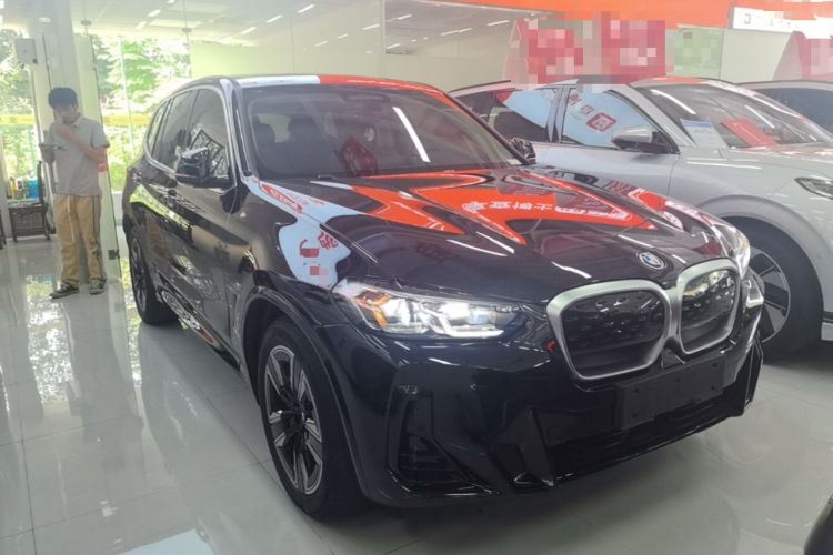 Used BMW iX3 2022 Updated Leading Version Front Right 45 Deg