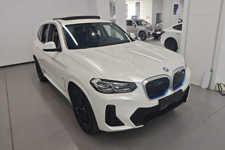 Used BMW iX3 2022 Leading Model Front Right 45 Deg
